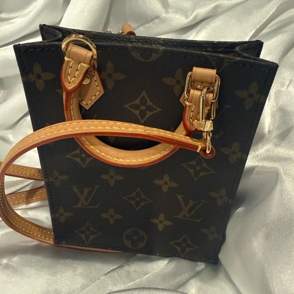 Louis Vuitton Petit Sac Plat in Monogra Canvas Small Tote